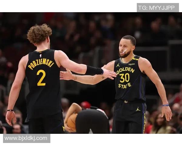 库里左腿筋一级拉伤将缺席三场比赛球队面临严峻考验